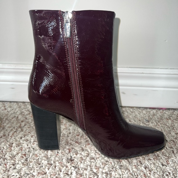 Vince Camuto Burgundy/ Wine Leather Boots - Picture 5 of 10